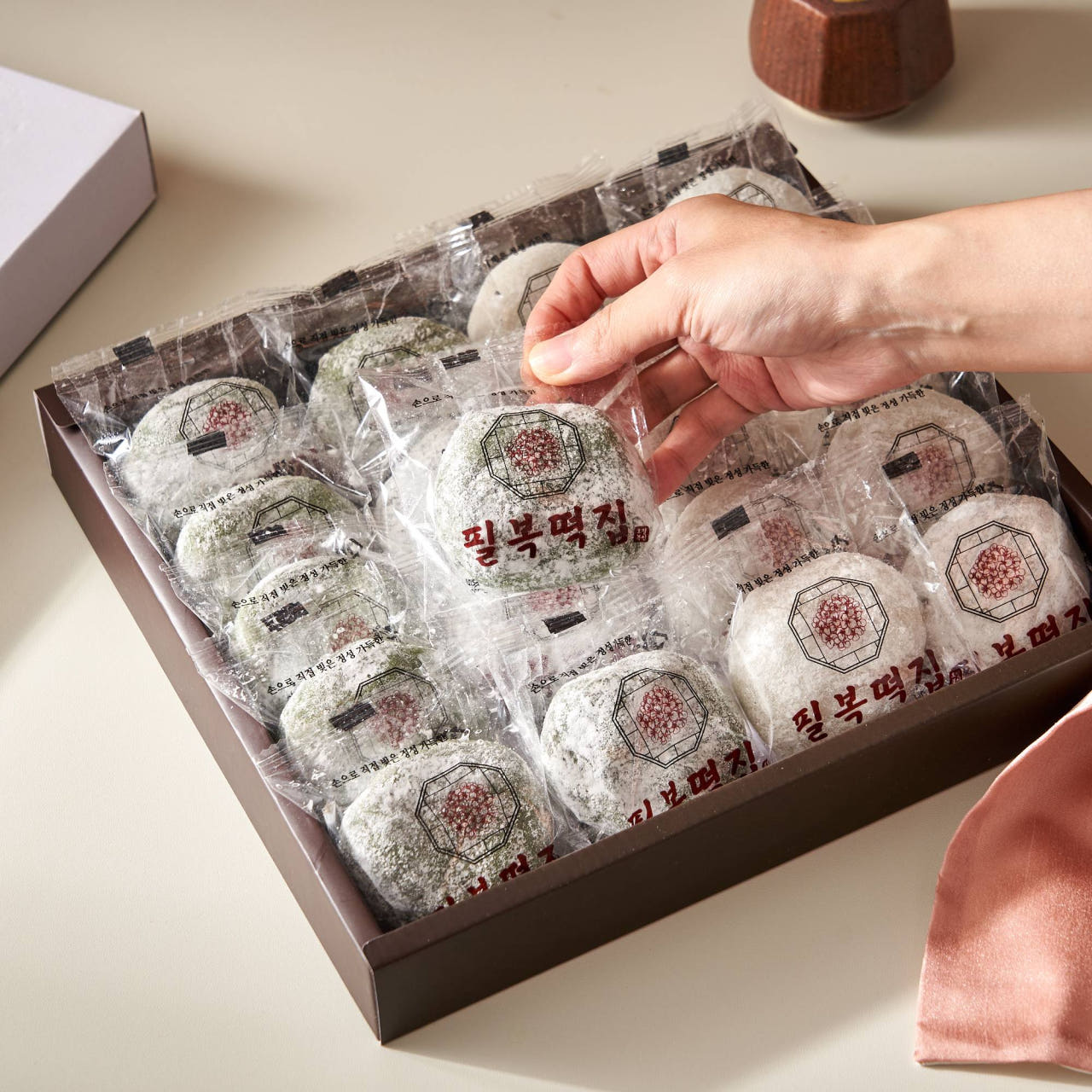 (유구전통시장)  필복떡집 수제 모찌 찹쌀떡 선물세트 (찹쌀/쑥/혼합) 80g*20개 1박스