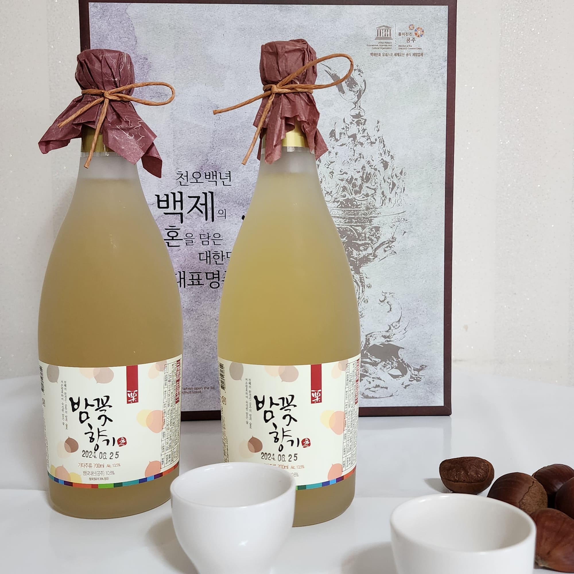 (26년 추석)(사곡양조원)밤꽃향기700 선물세트13.5도(3kg,밤꽃향기700,2병+도자기잔2개)